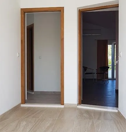 Markovic * Stari Grad (Hvar)