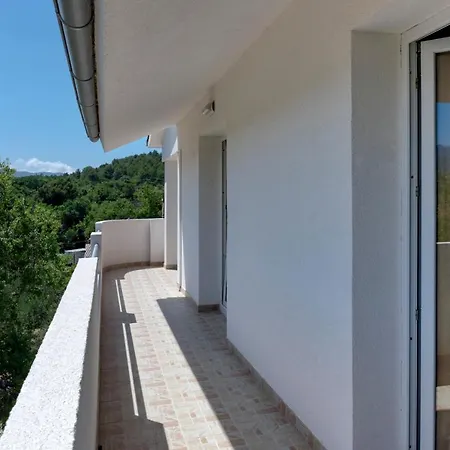 Markovic * Stari Grad (Hvar)