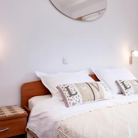 Markovic * Stari Grad (Hvar)