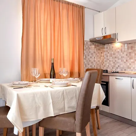 Markovic * Stari Grad (Hvar)