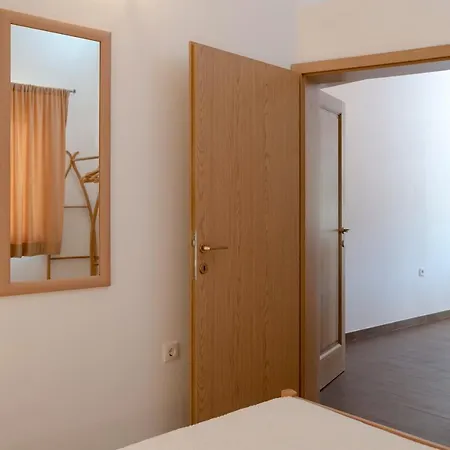 Markovic * Stari Grad (Hvar)